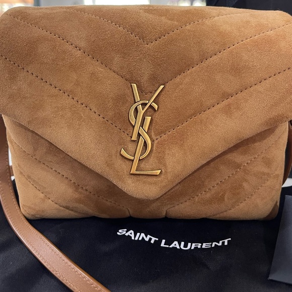 Beautiful YSL Toy Lou Lou in color cinnamon. Beautiful condition. - Picture 5 of 15